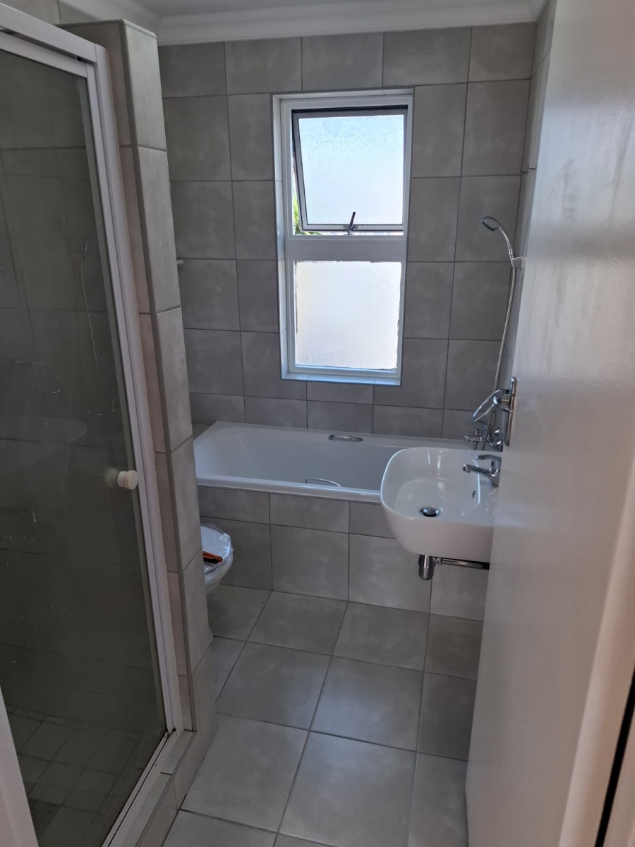 To Let 2 Bedroom Property for Rent in Vredekloof Western Cape